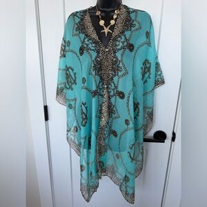 SHEER CAFTAN STYLE FLOWY COVER UP BEACH WEAR VACAY GARMENT- Pearl buttons 
1-Sz